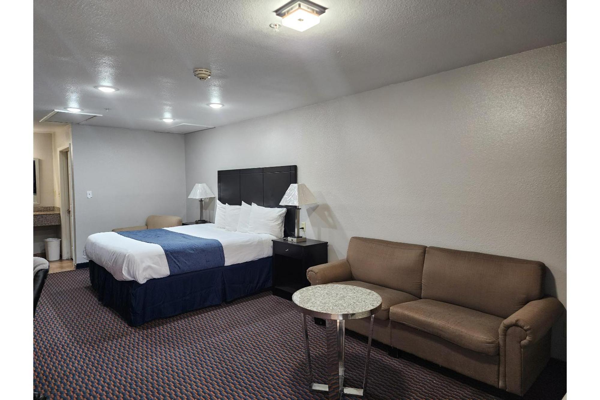 Atria Inn & Suites By Oyo, Jourdanton, Tx Zewnętrze zdjęcie