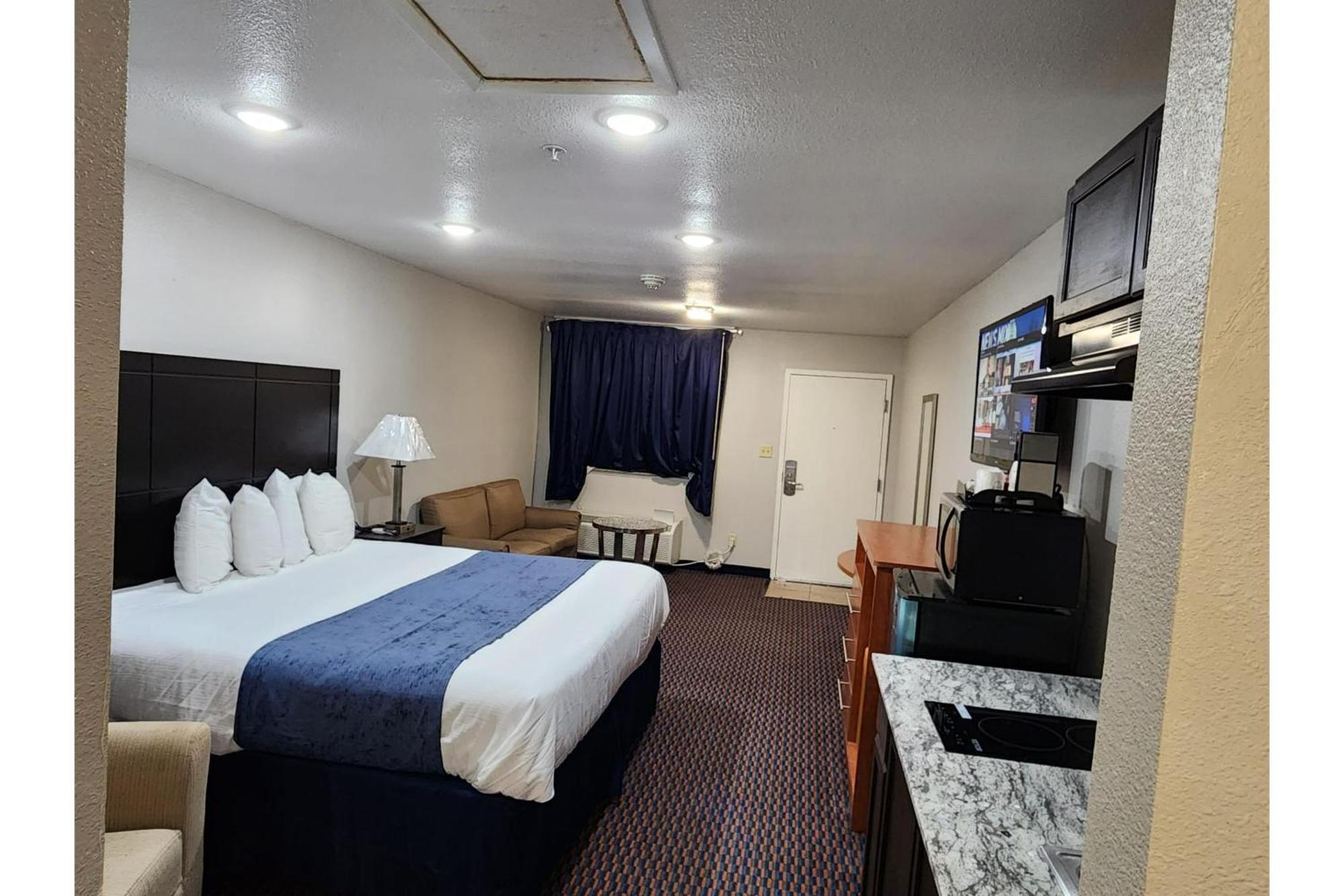 Atria Inn & Suites By Oyo, Jourdanton, Tx Zewnętrze zdjęcie